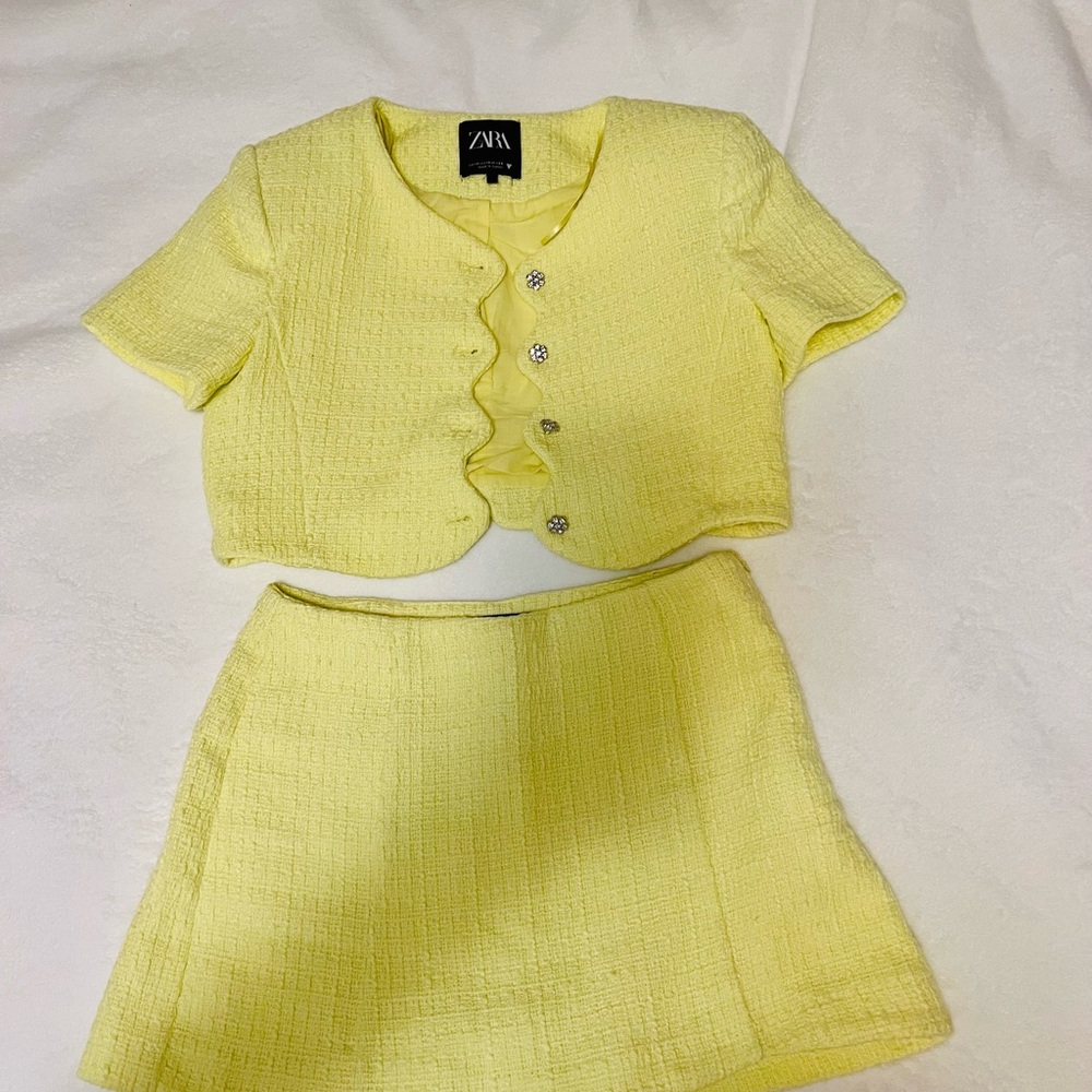 Pastel lime green set of jacket and skort from Zara